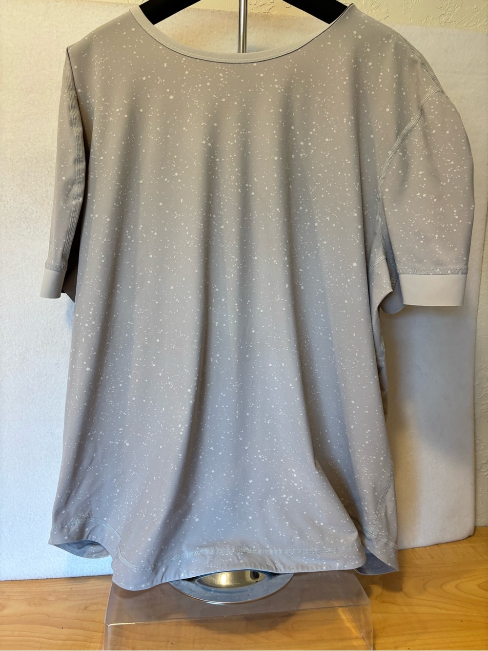 Lululemon Ocean Tech Short Sleeve Swim Shirt | Paint Splatter Light Grey XL